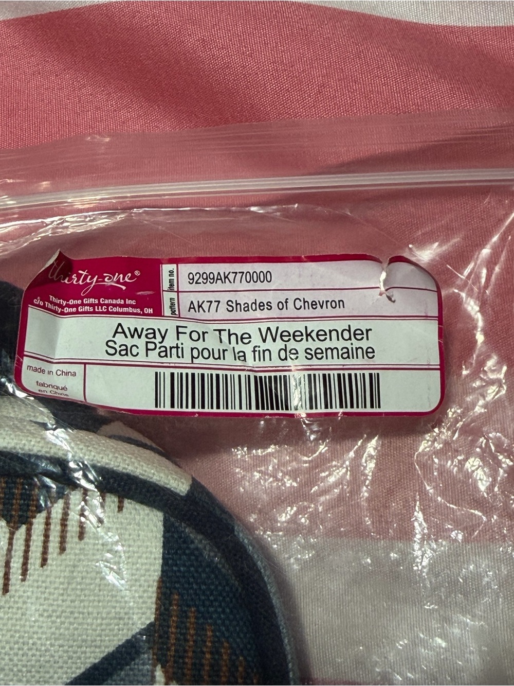 Thirty-One Away For the Weekender - Picture 5 of 5